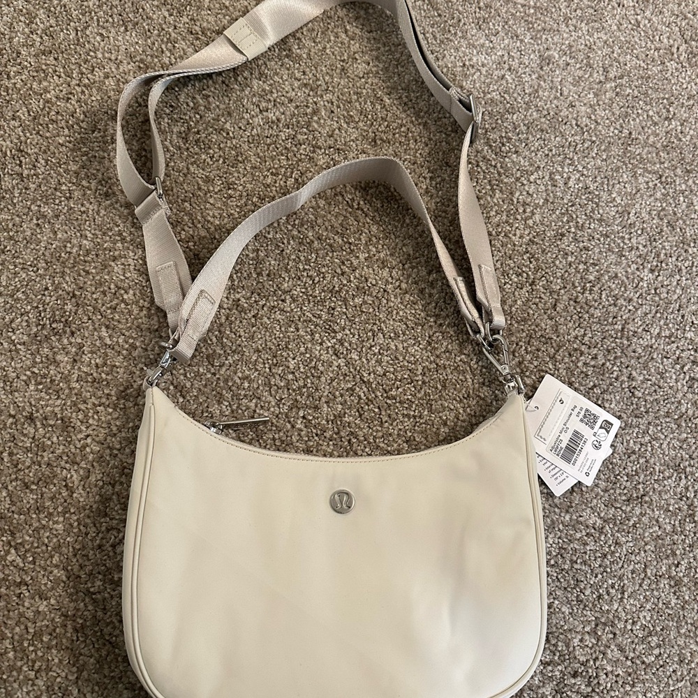 Lululemon Athletica Cream Shoulder Bag with Crescent Shape
